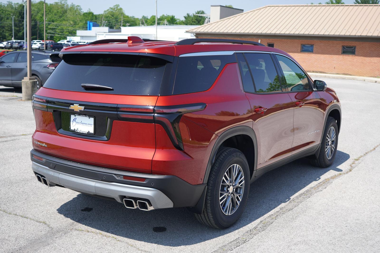 2025 Chevrolet Traverse photo 3