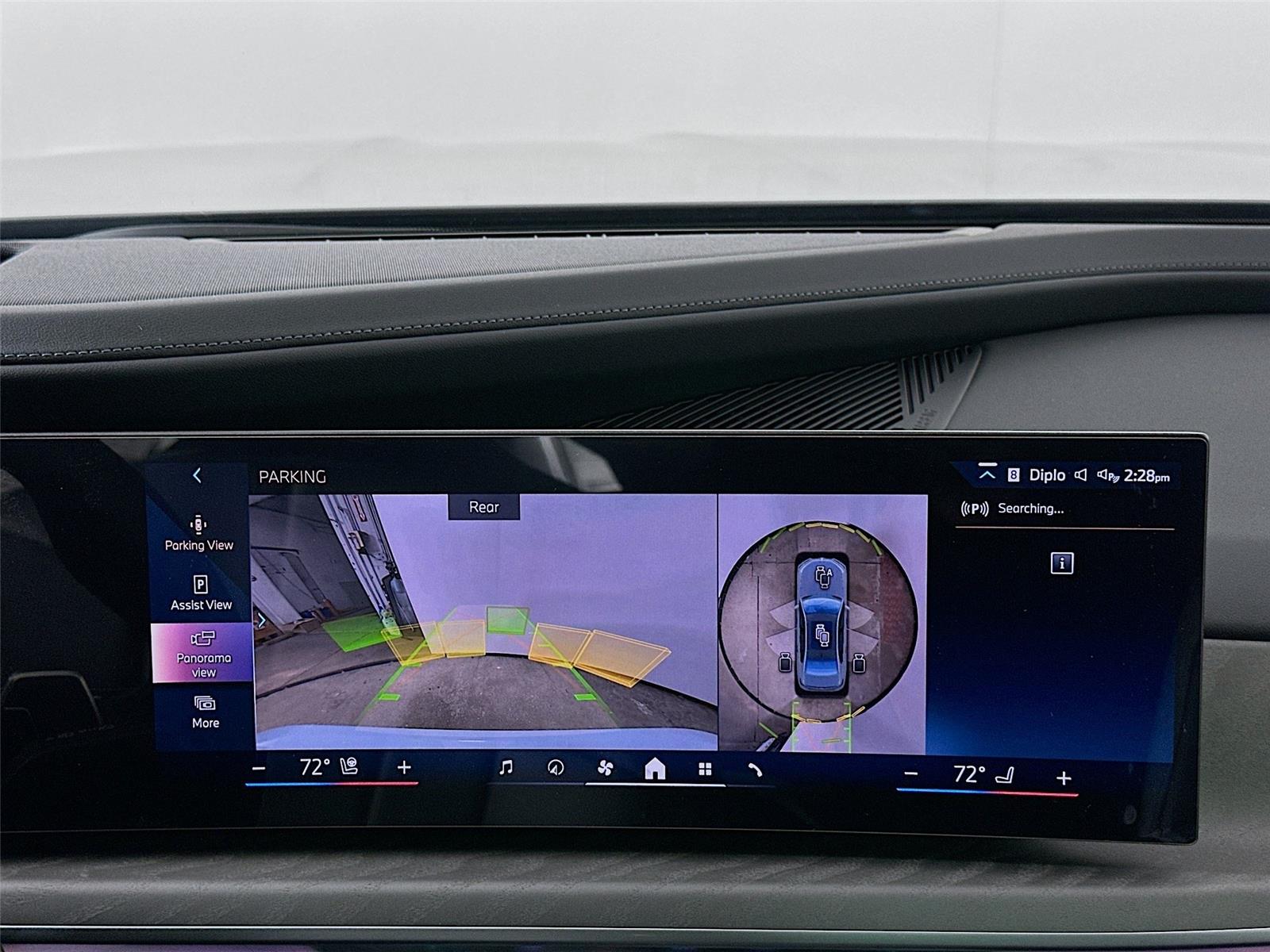 2026 Bmw 750e photo 10