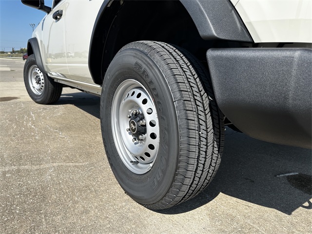 2025 Ford Bronco Base photo 6