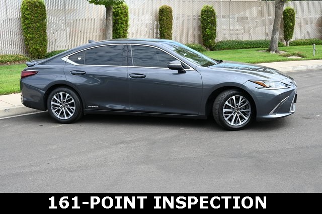 2022 Lexus ES 300h photo 3