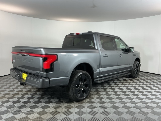 2025 Ford F-150 Lightning Platinum photo 4
