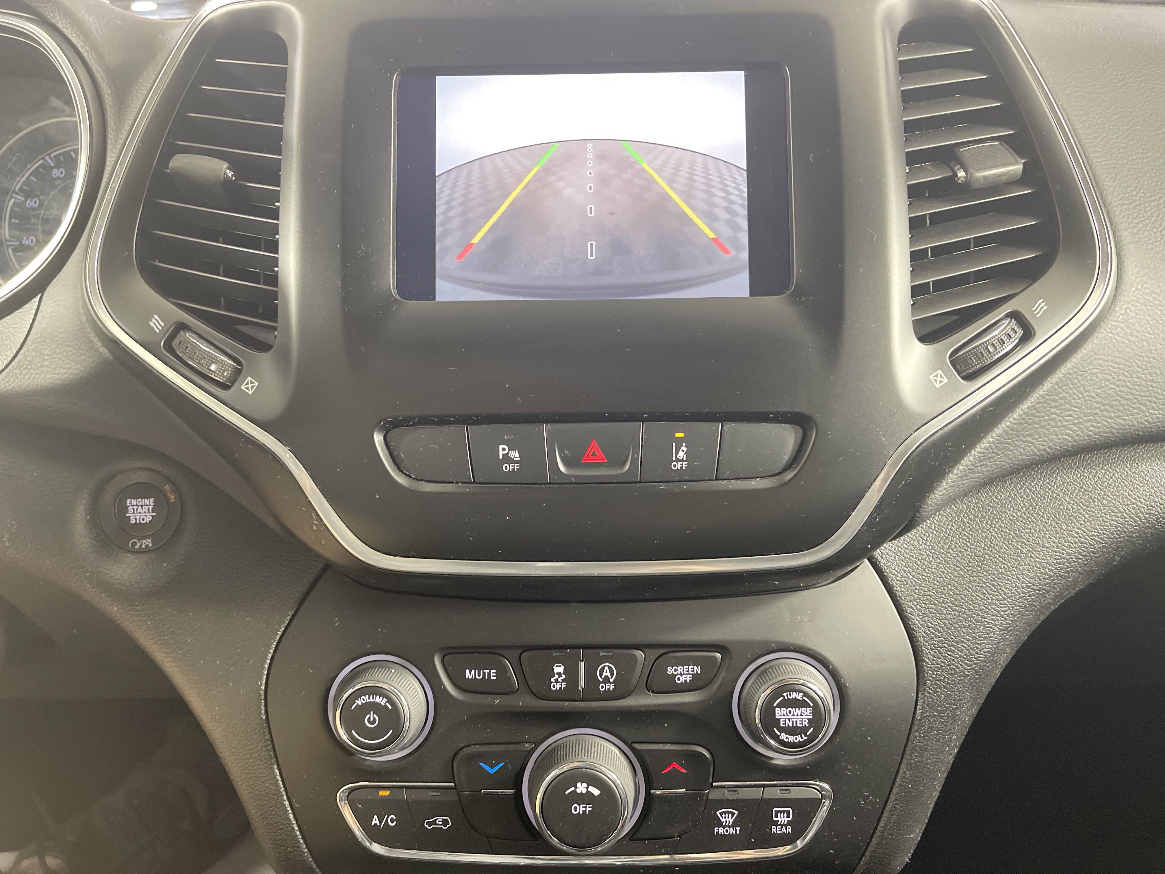 2021 Jeep Cherokee Latitude Lux photo 14
