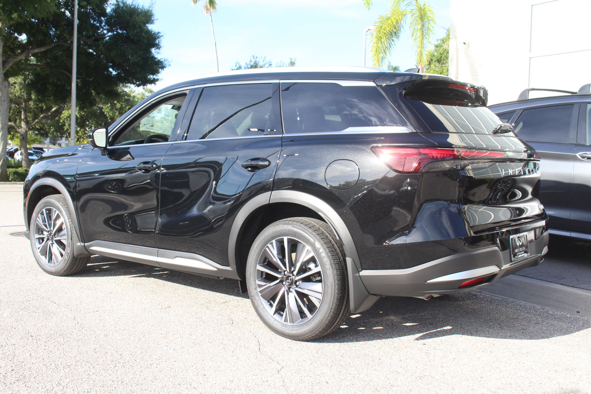 2026 Infiniti QX60 Luxe photo 3