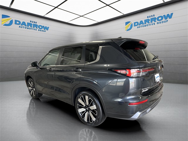 2025 Mitsubishi Outlander SE photo 3
