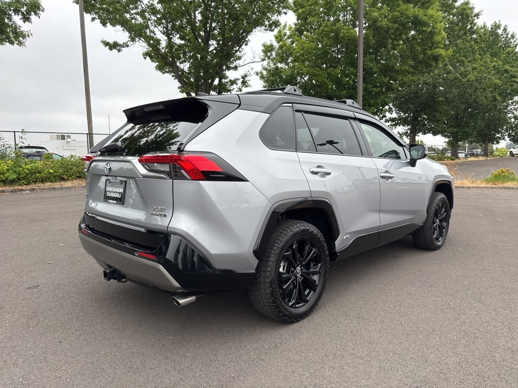2022 Toyota RAV4 Hybrid XSE photo 3