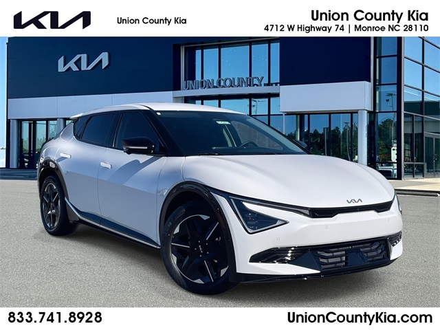 2025 Kia EV6 Wind's photo