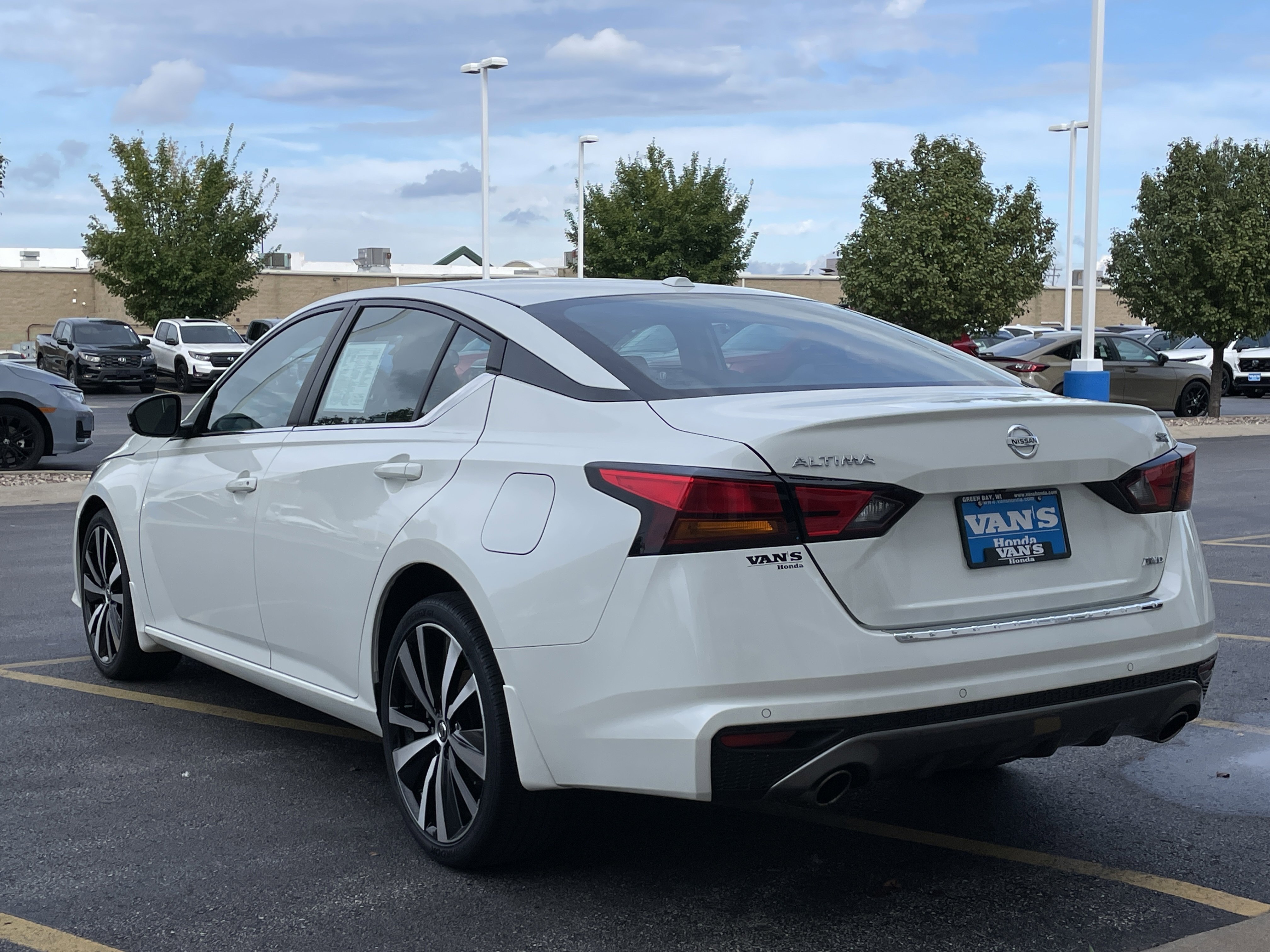2020 Nissan Altima 2.5 SR photo 4