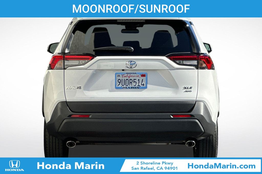 2025 Toyota RAV4 XLE photo 3