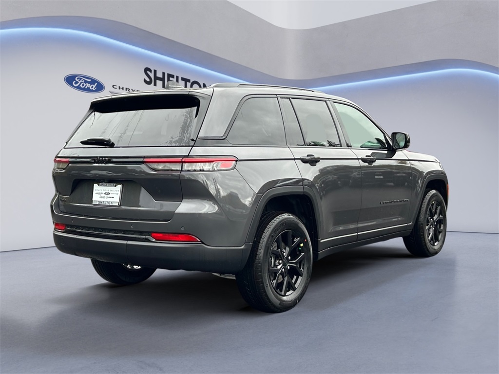 2025 Jeep Grand Cherokee Altitude photo 4