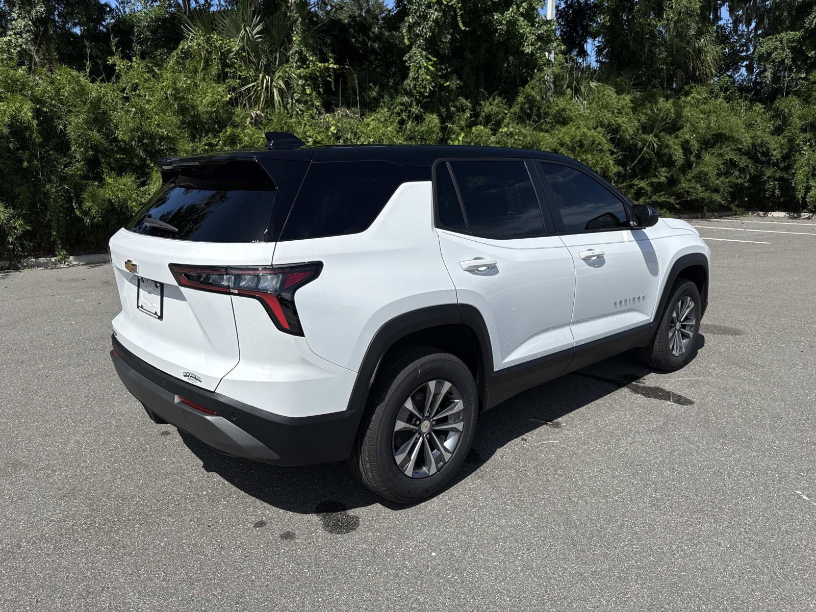2026 Chevrolet Equinox LT photo 2