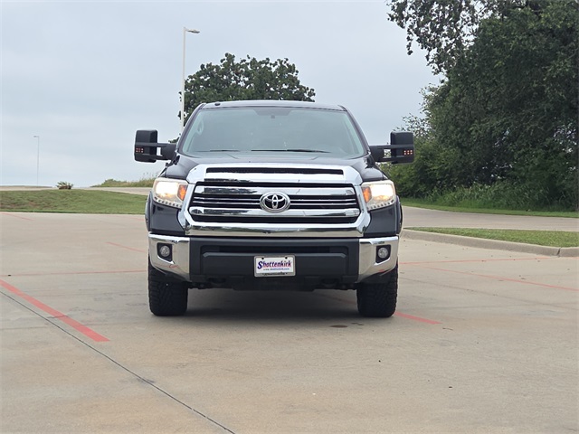 2017 Toyota Tundra SR5 photo 2