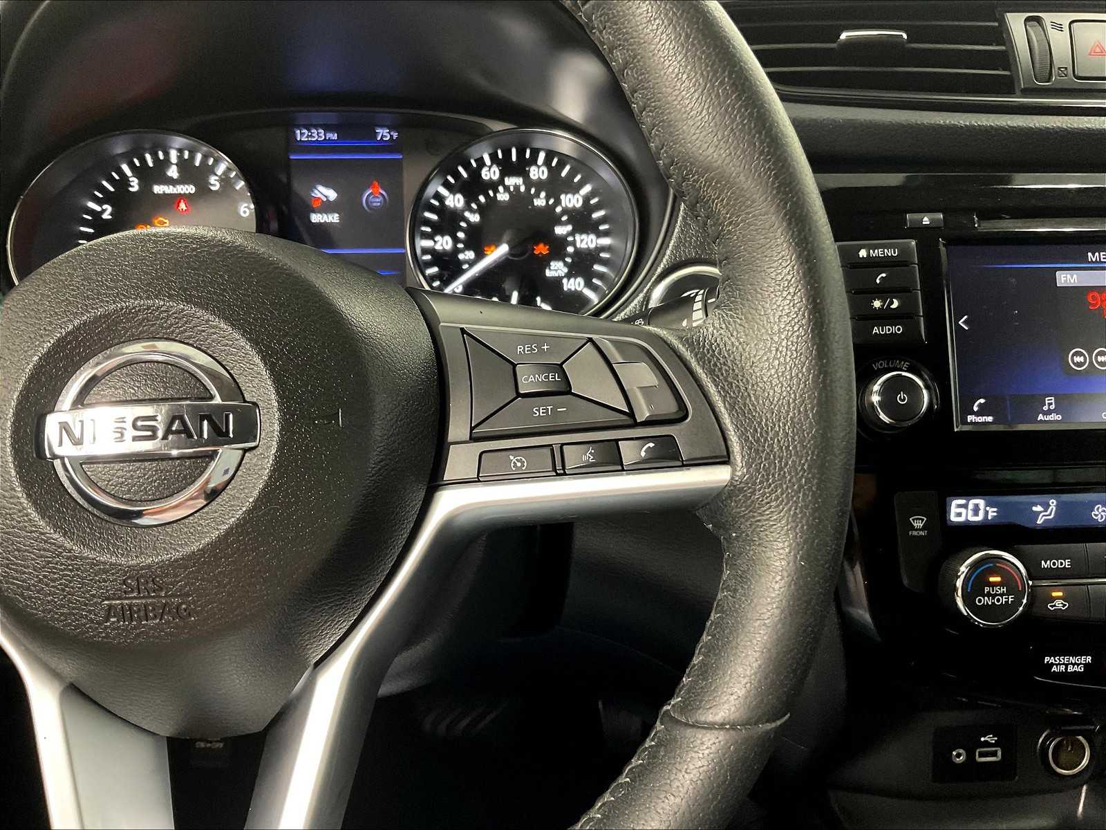 2019 Nissan Rogue SV photo 23