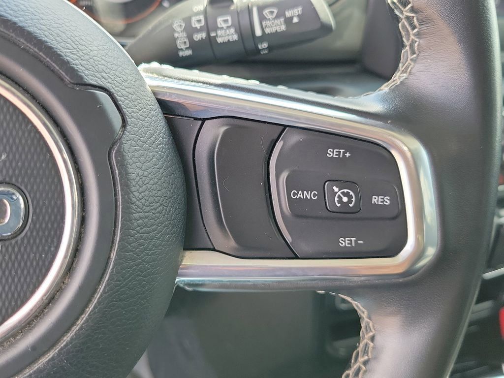 2021 Jeep Wrangler Unlimited Sahara photo 13