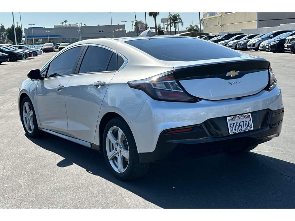 2018 Chevrolet Volt LT photo 3