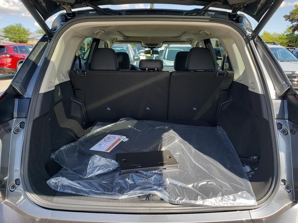 2026 Nissan Rogue SV photo 4