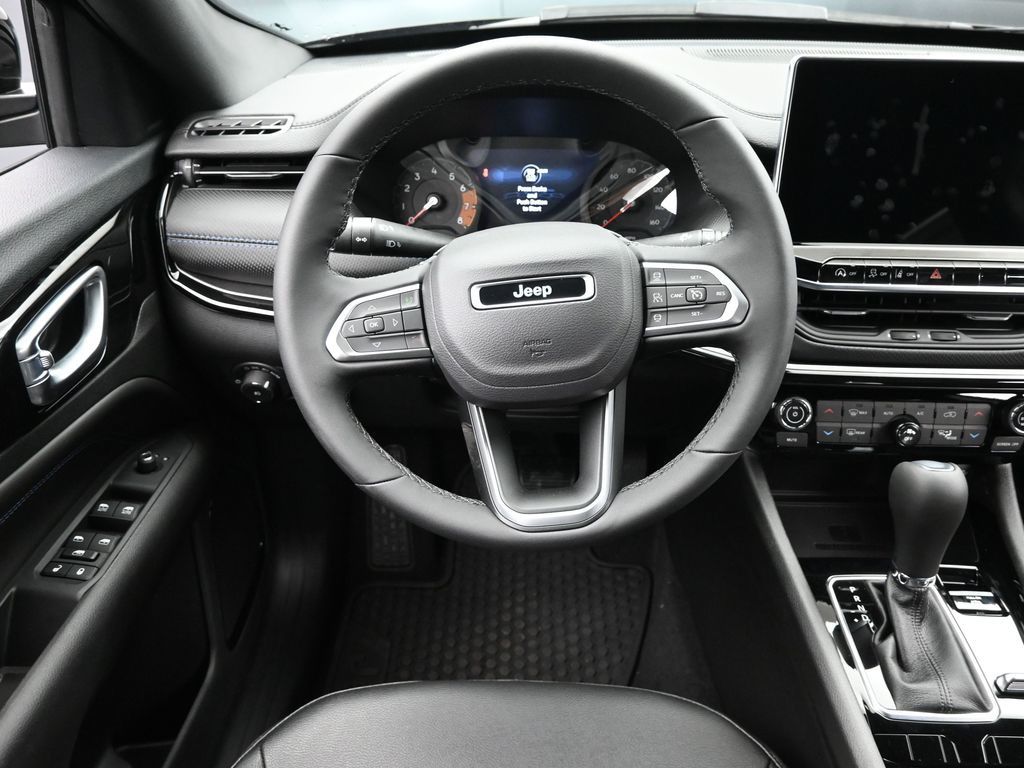 2026 Jeep Compass Latitude photo 9