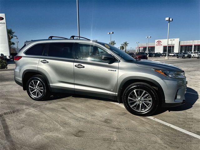 2019 Toyota Highlander Hybrid XLE photo 4
