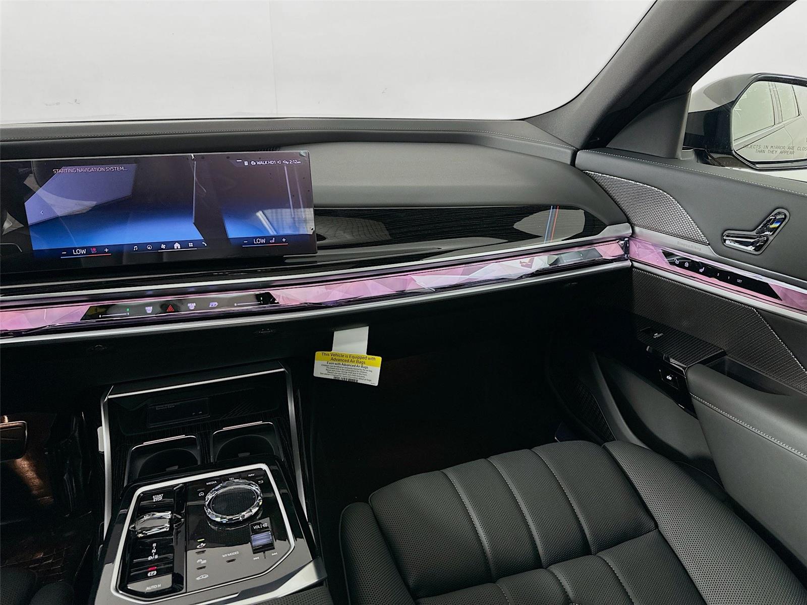 2026 Bmw 750e photo 23