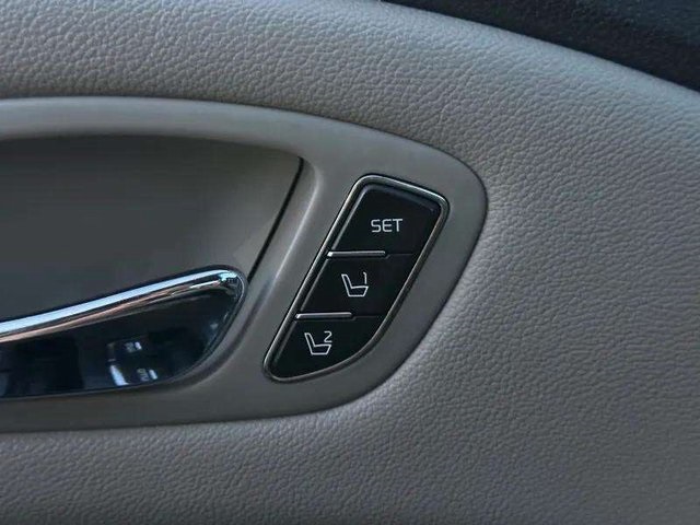 2020 Kia Sedona SX photo 17