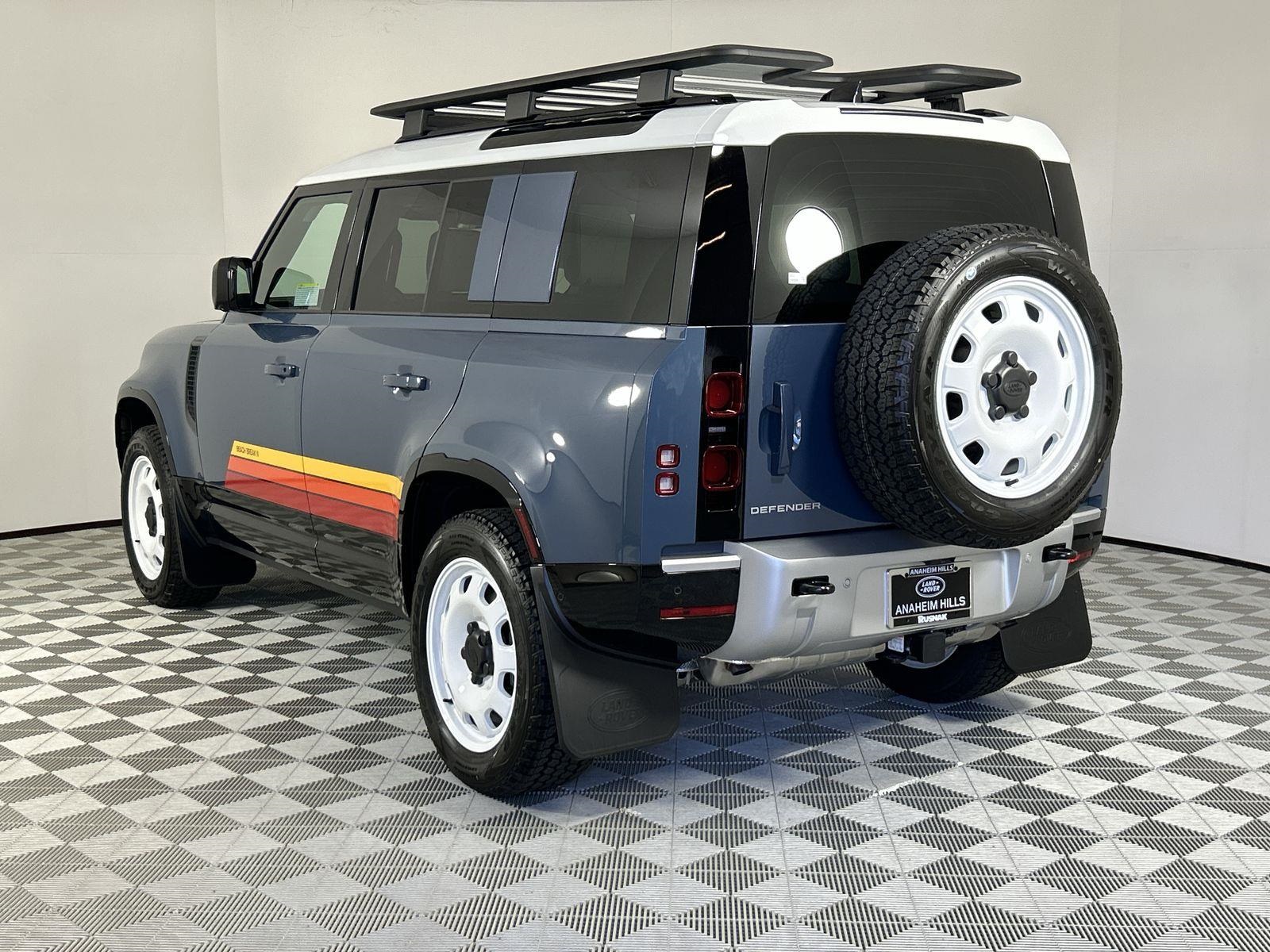2025 Land Rover Defender 110 S photo 3