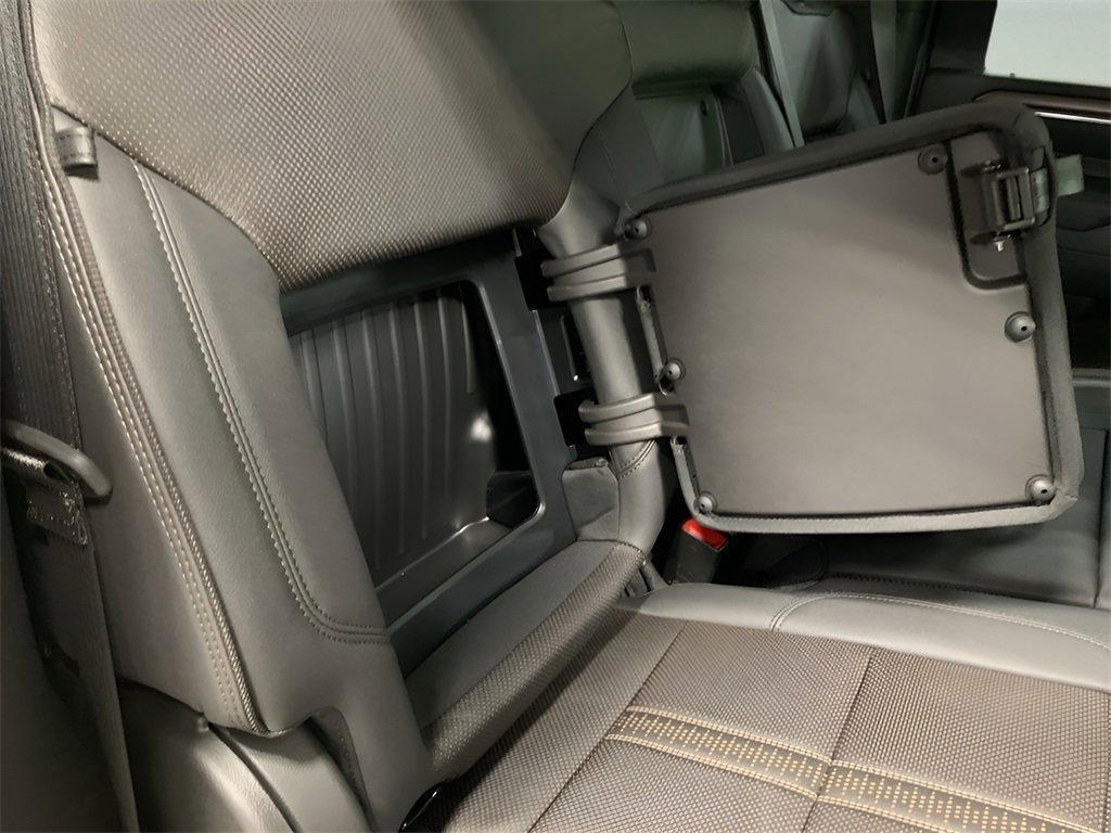 2025 Chevrolet Silverado 2500HD High Country photo 17