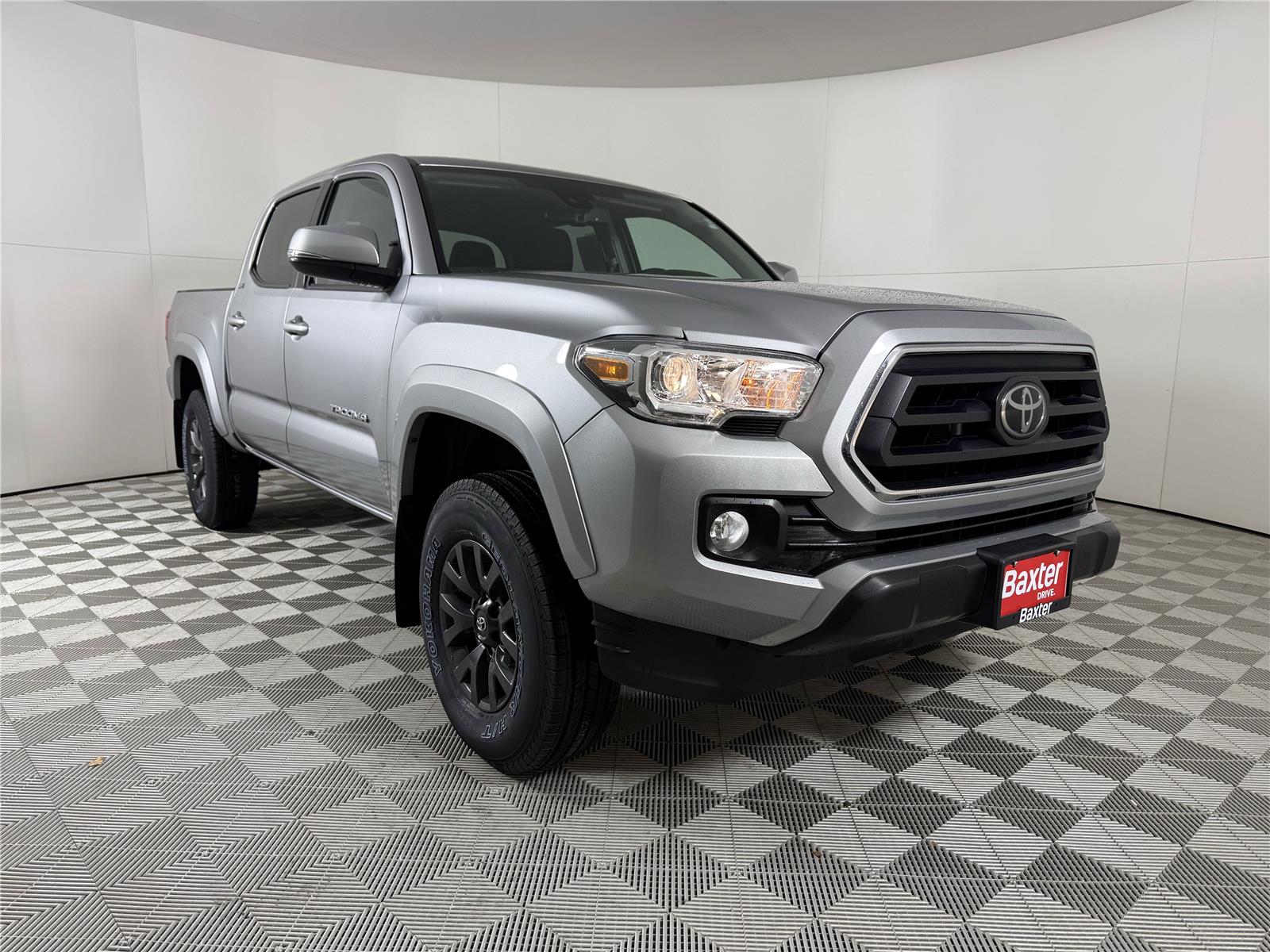 2023 Toyota Tacoma SR5's photo