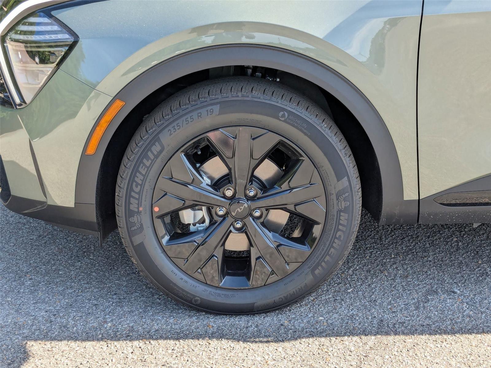 2025 Kia Sportage Plug-In Hybrid X-Line photo 3