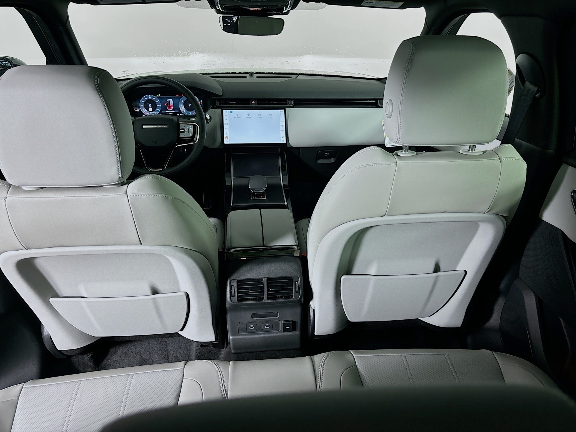 2026 Land Rover Range Rover Velar SE photo 16
