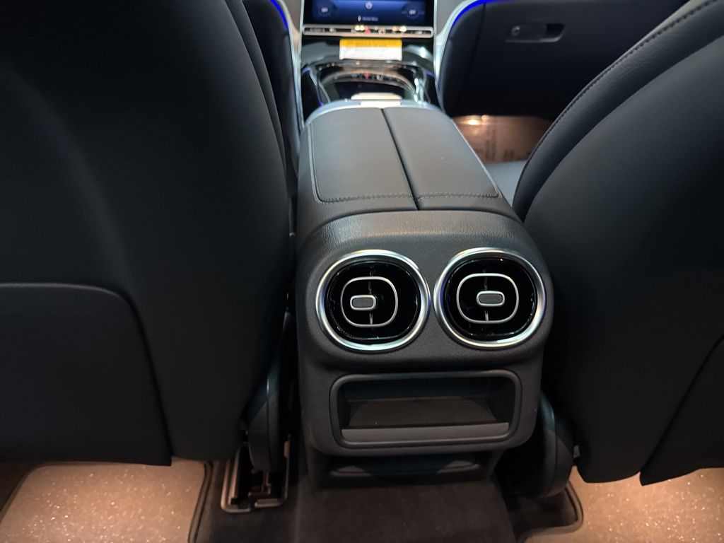 2026 Mercedes Benz GLC 300 photo 20