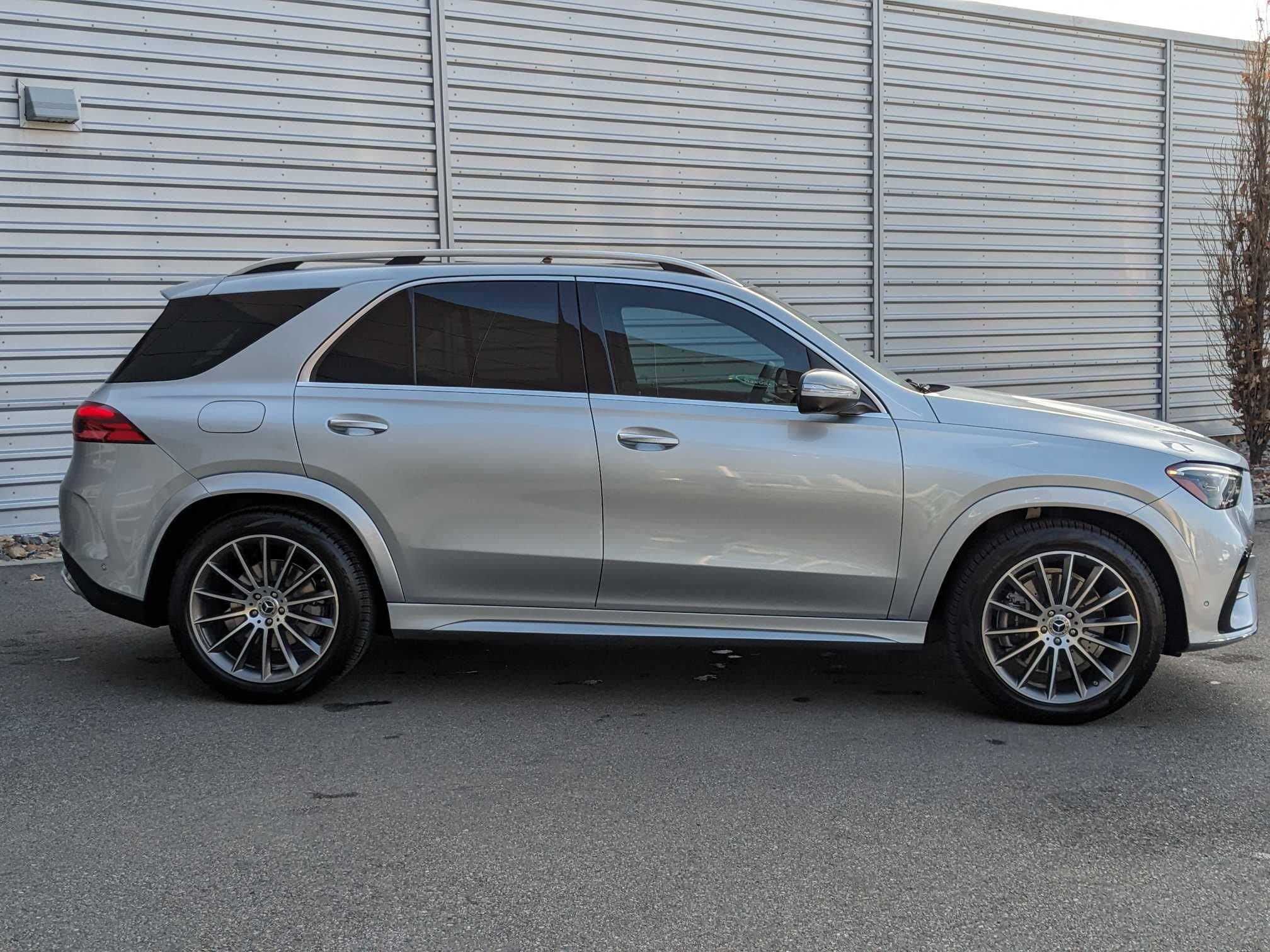 2024 Mercedes Benz GLE 580 4MATIC photo 2
