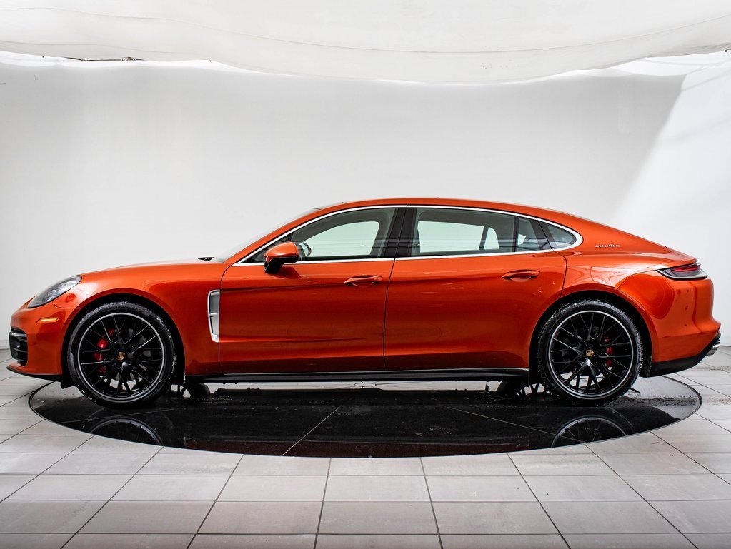 2022 Porsche Panamera 4S Executive photo 2