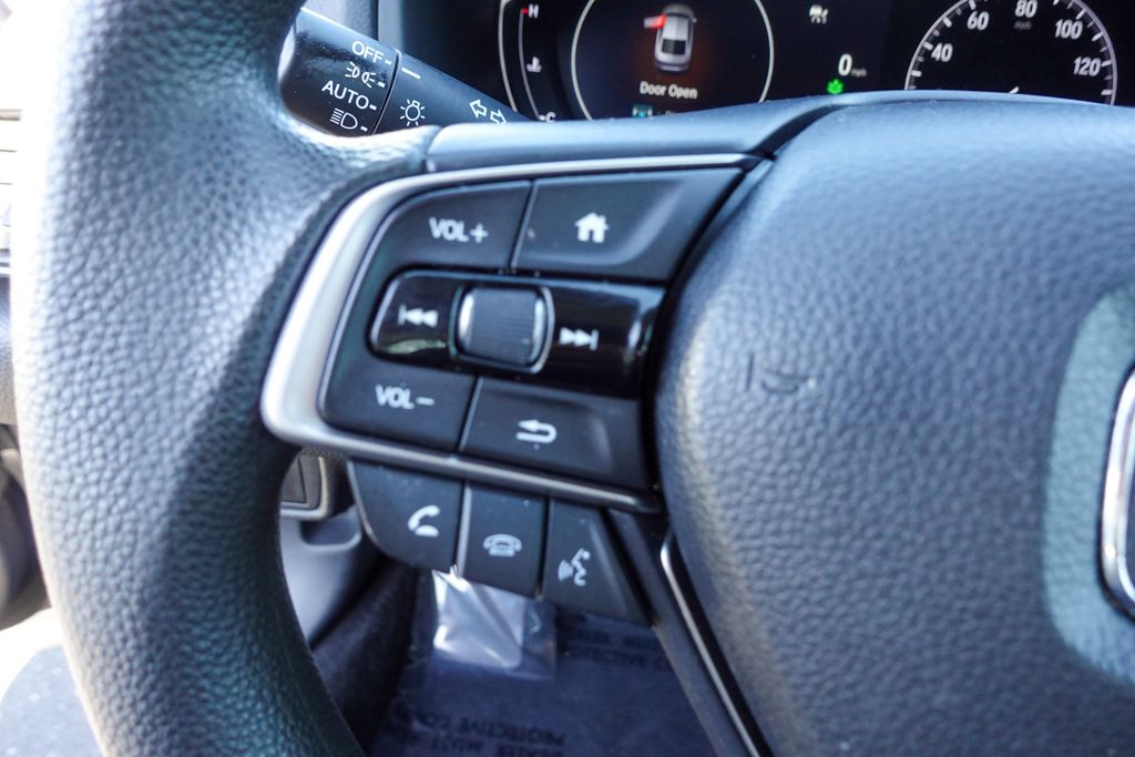 2022 Honda Accord LX photo 13