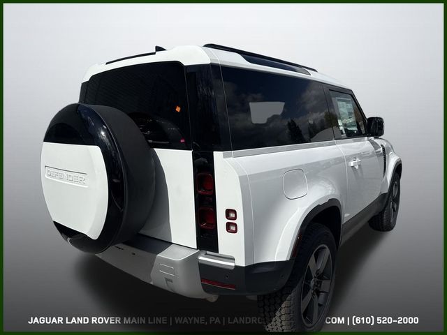 2025 Land Rover Defender 90 S photo 3