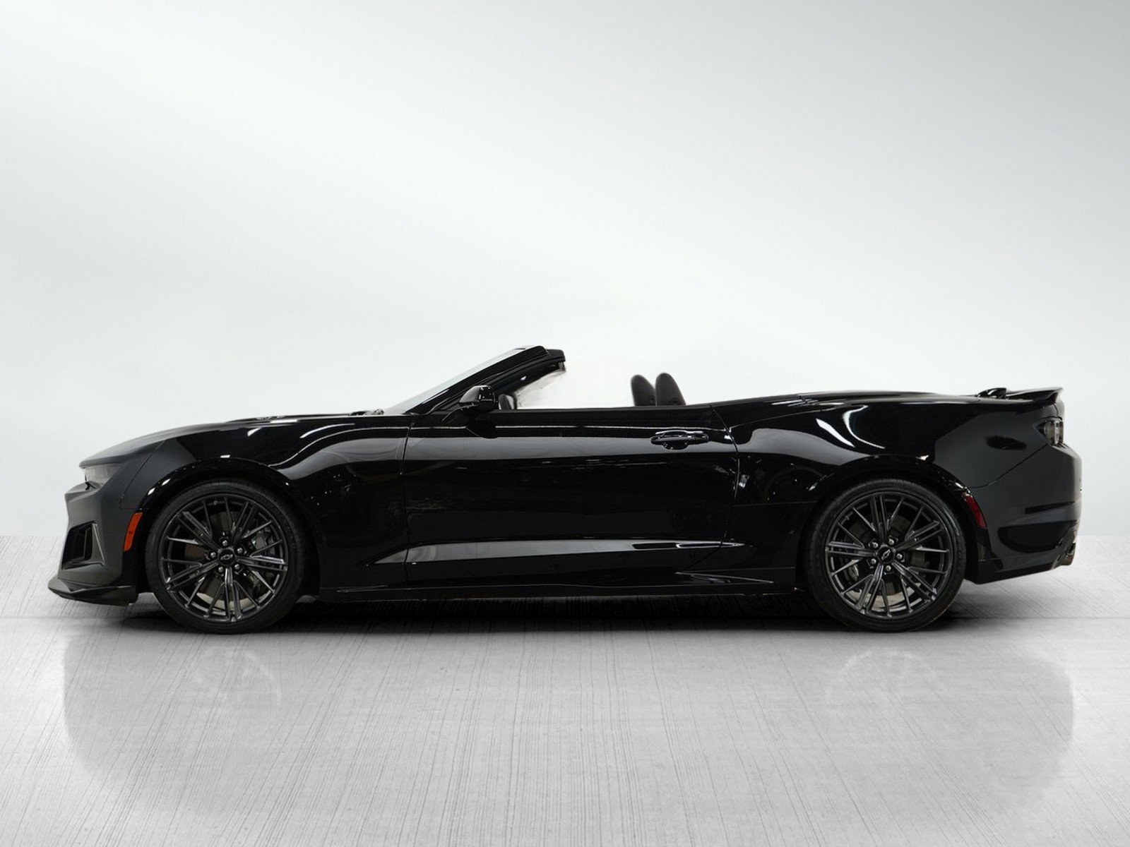 Used 2021 Chevrolet Camaro ZL1 with VIN 1G1FK3D61M0117895 for sale in Roseville, Minnesota