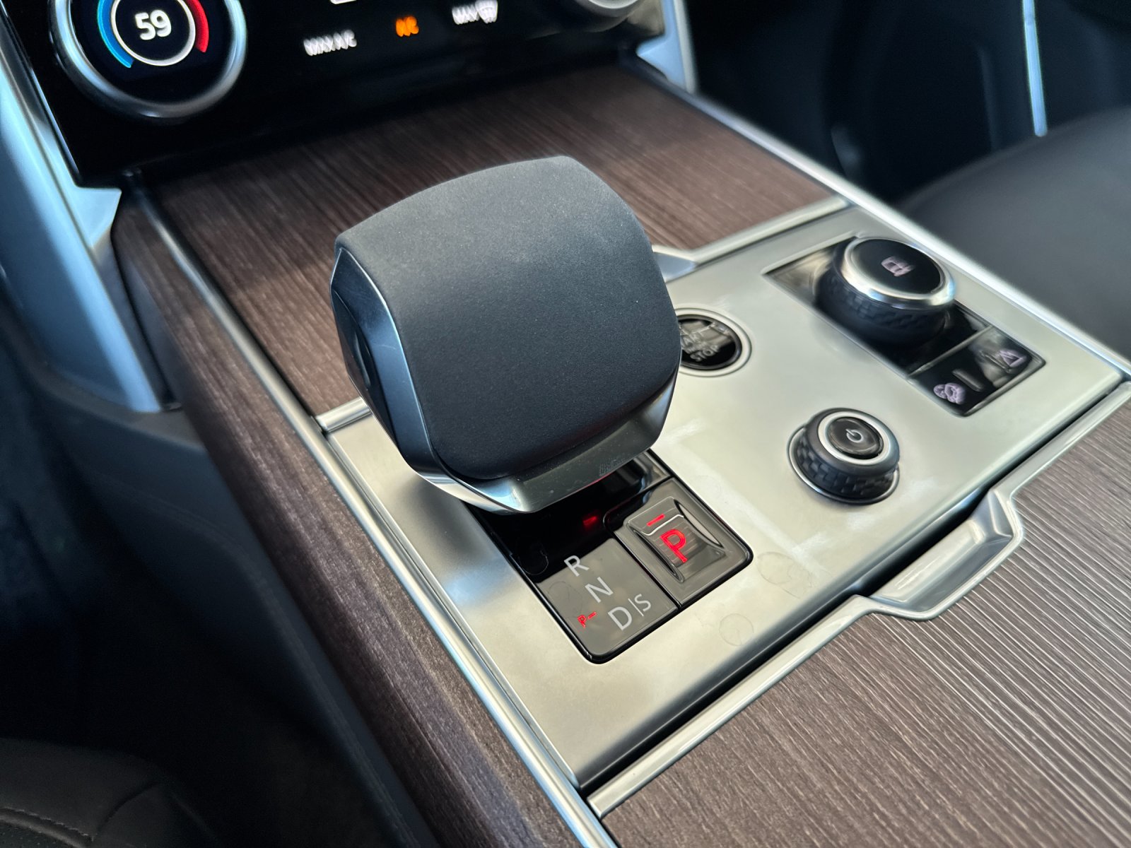 2023 Land Rover Range Rover Autobiography photo 25