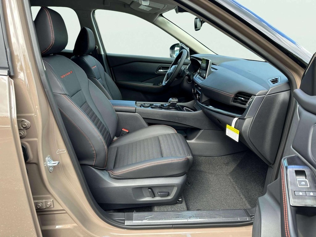 2026 Nissan Rogue SV photo 17