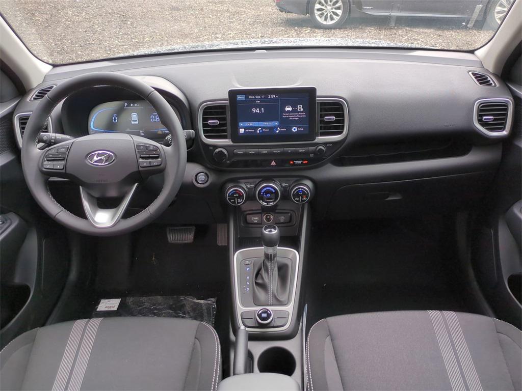 2025 Hyundai Venue SEL photo 14