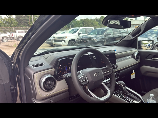 2025 Chevrolet Colorado ZR2 photo 8