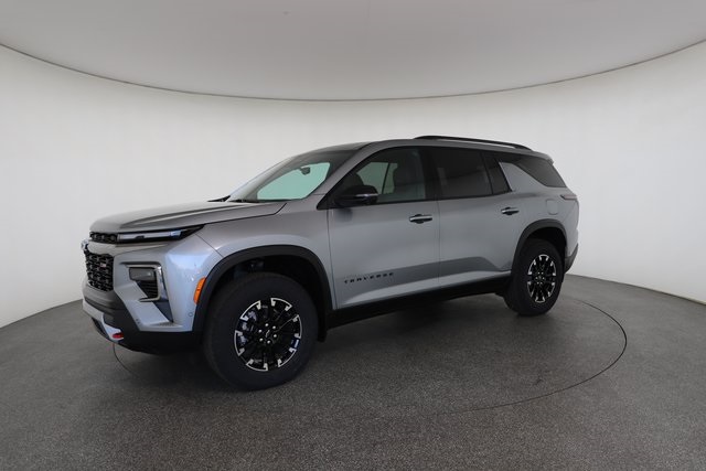 2025 Chevrolet Traverse Z71 photo 2