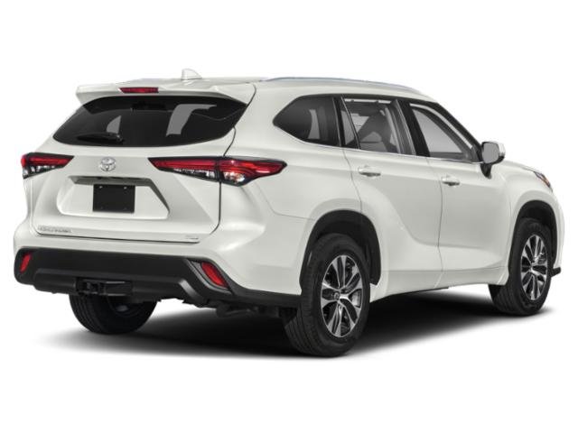 2021 Toyota Highlander XLE photo 3