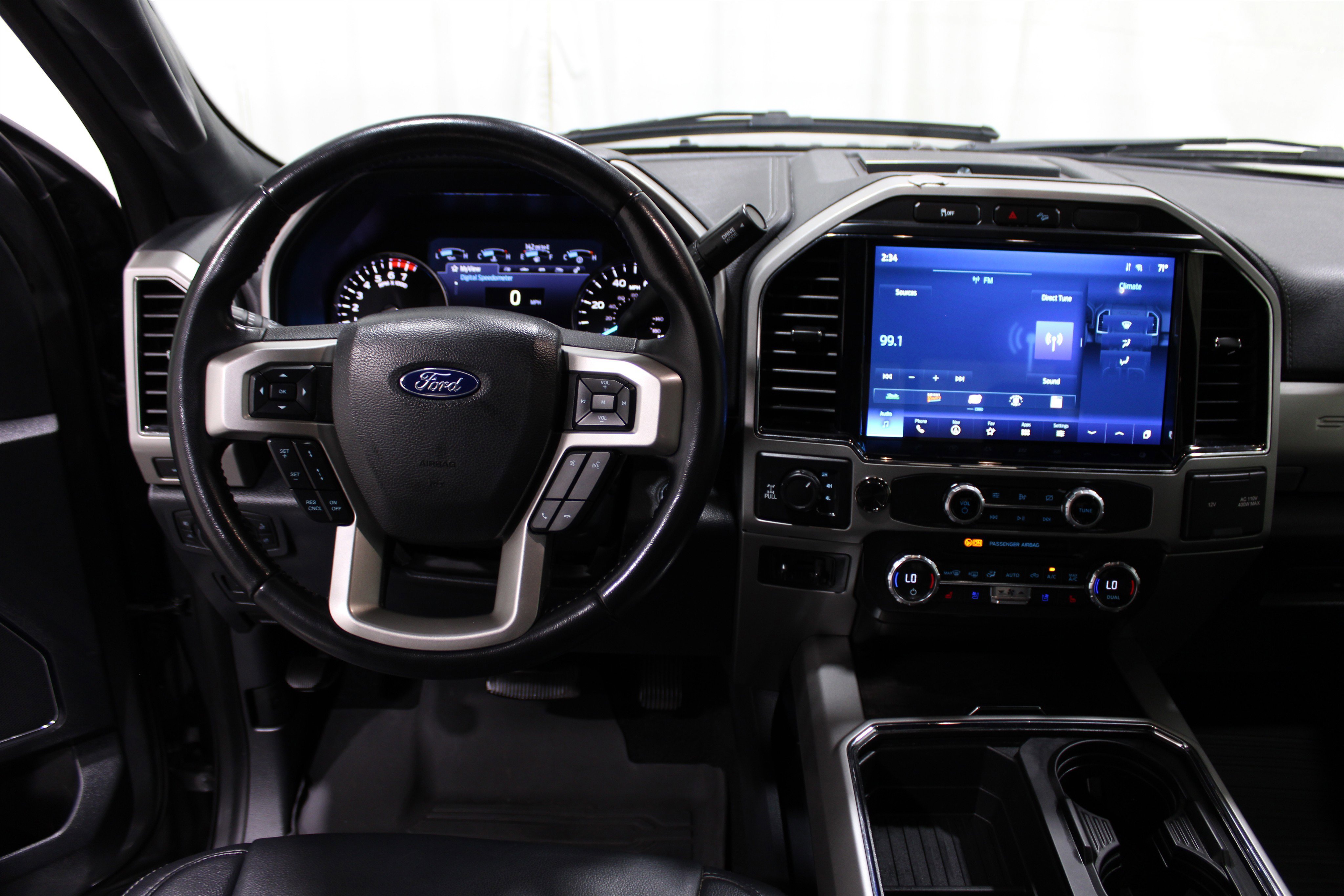 2022 Ford F-250 Lariat photo 2