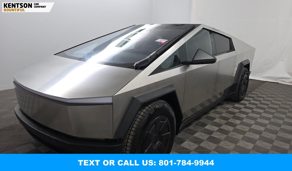 2024 Tesla Cybertruck Base's photo
