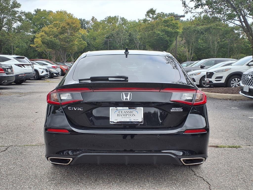 2022 Honda Civic Hatchback Sport Touring photo 5