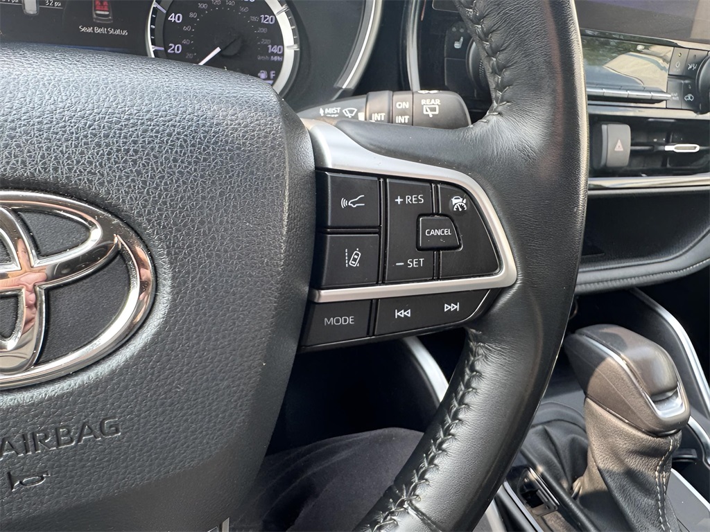 2023 Toyota Highlander XLE photo 18