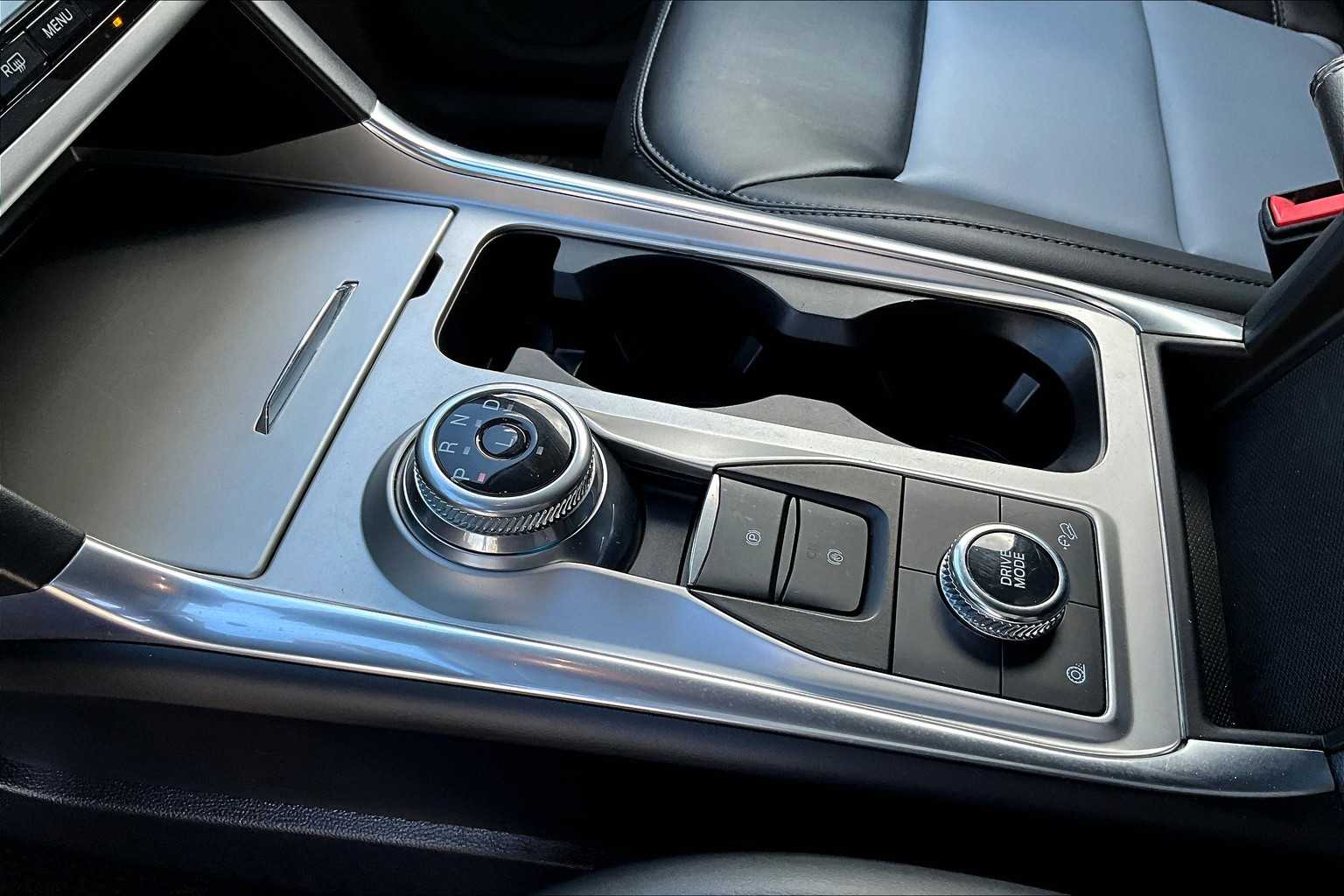2022 Ford Explorer XLT photo 11