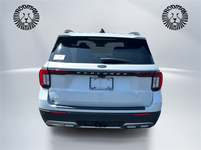 2025 Ford Explorer photo 4