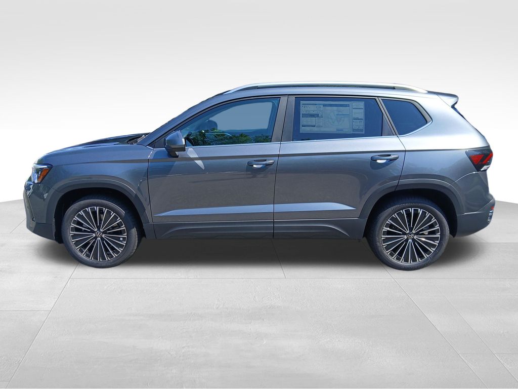 2025 Volkswagen Taos SE photo 2