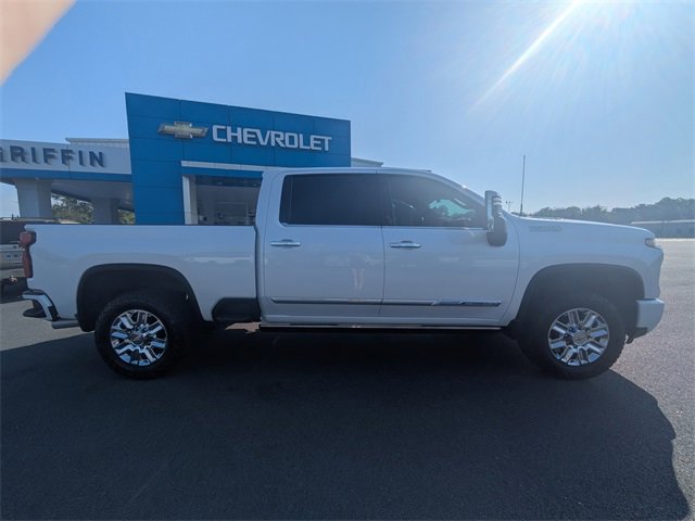2024 Chevrolet Silverado 2500HD High Country photo 3