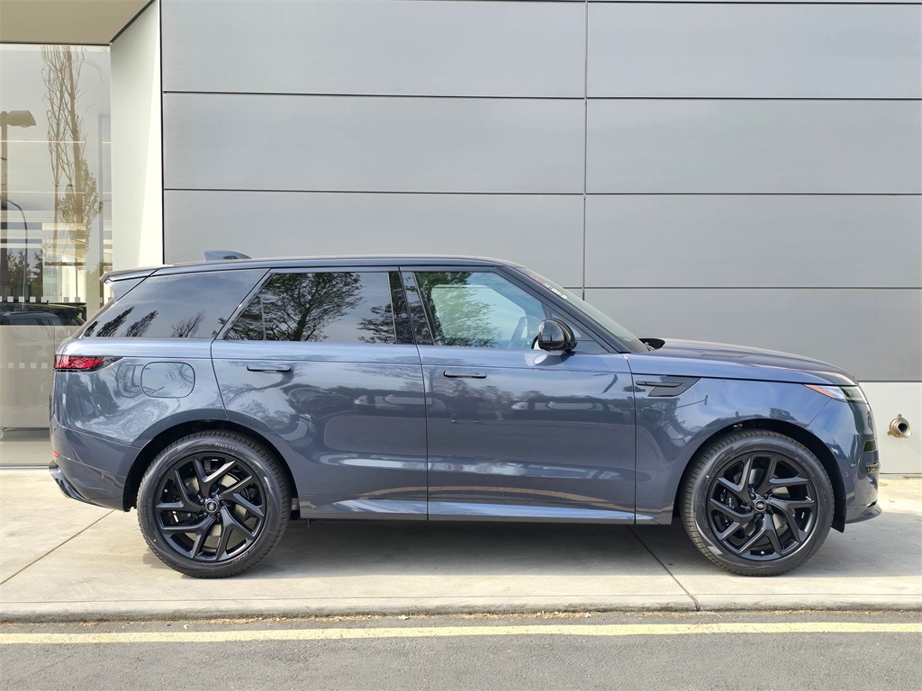 2025 Land Rover Range Rover Sport SE photo 7