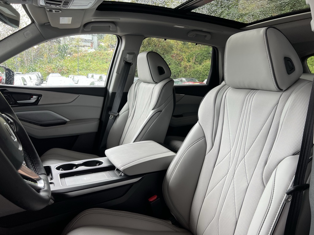 2026 Acura MDX Advance SH-AWD photo 13